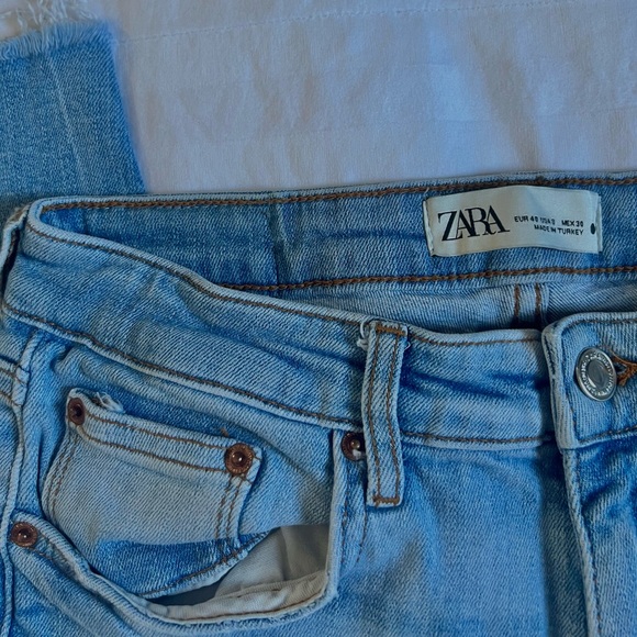 Zara Skinny Jeans in a size 8 - Picture 2 of 3